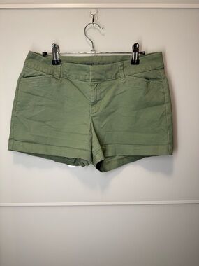 💸CLEARANCE 4/$15💸 Old Navy Olive Green Pixie Shorts